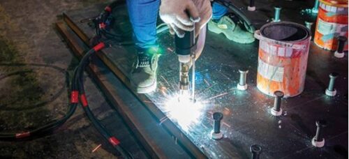 boltsveise maskin i bruk