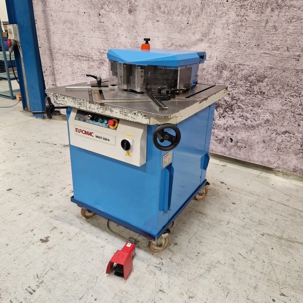 Brukt Euromac multi 220 / 6 hydr. hjørneklipper - 6mm